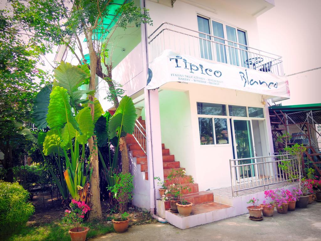 Blanco Room And Apartment Ao Nang Esterno foto